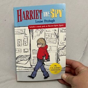 2/$10! Harriet the Spy Paperback Book by 
Louise Fitzhugh Ages 8-11